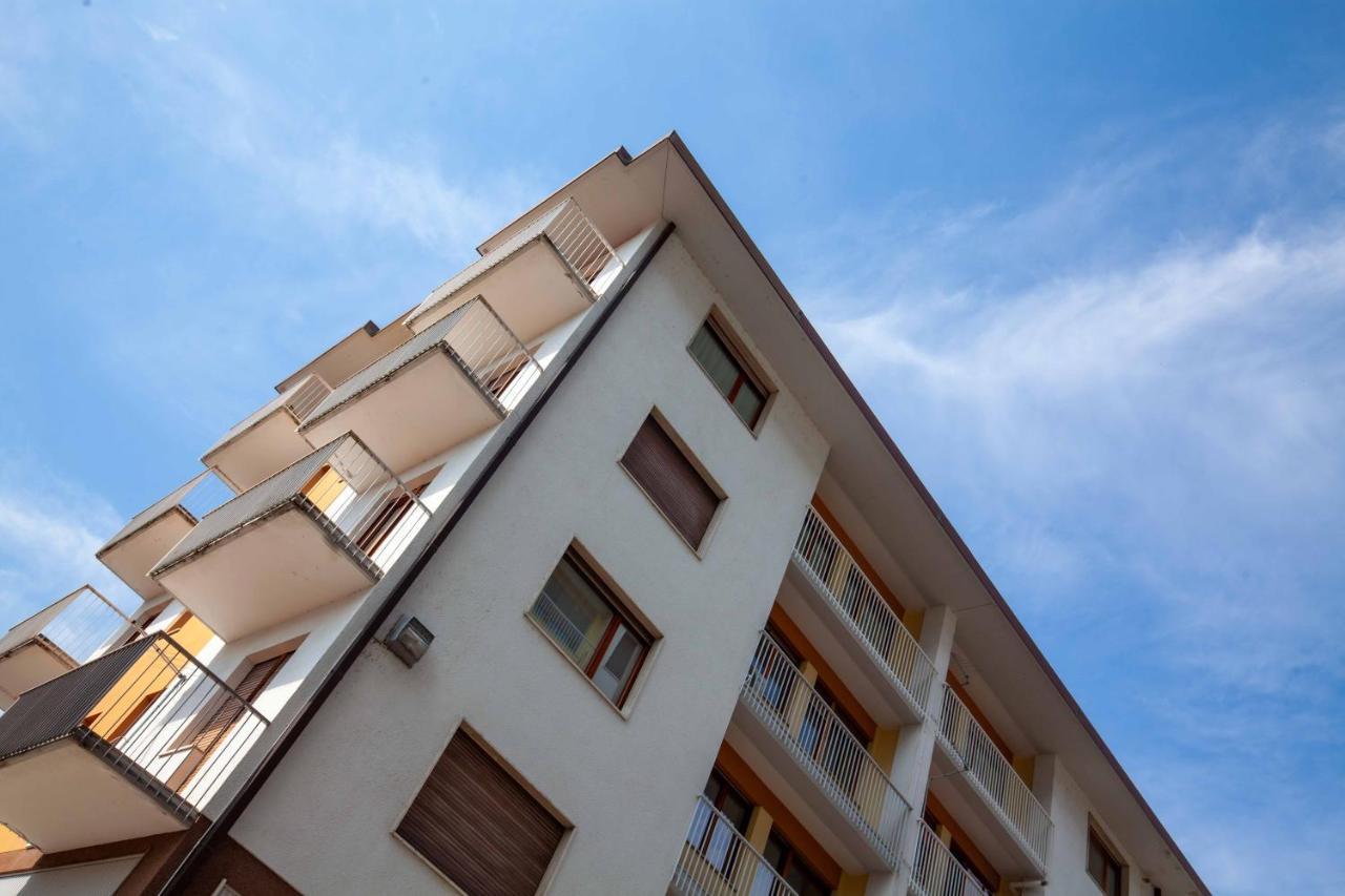 Apartamento Attico Panoramico In Centro - Civetta Belluno Exterior foto
