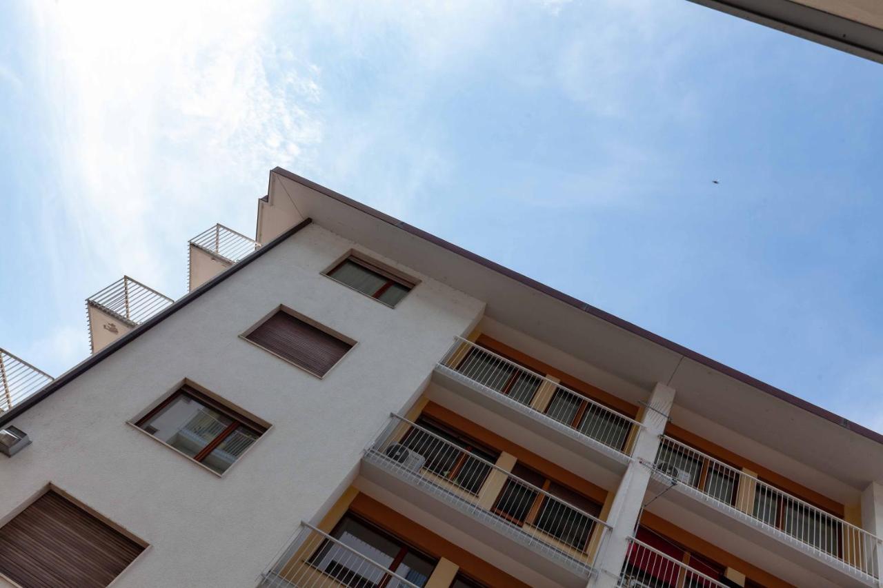 Apartamento Attico Panoramico In Centro - Civetta Belluno Exterior foto